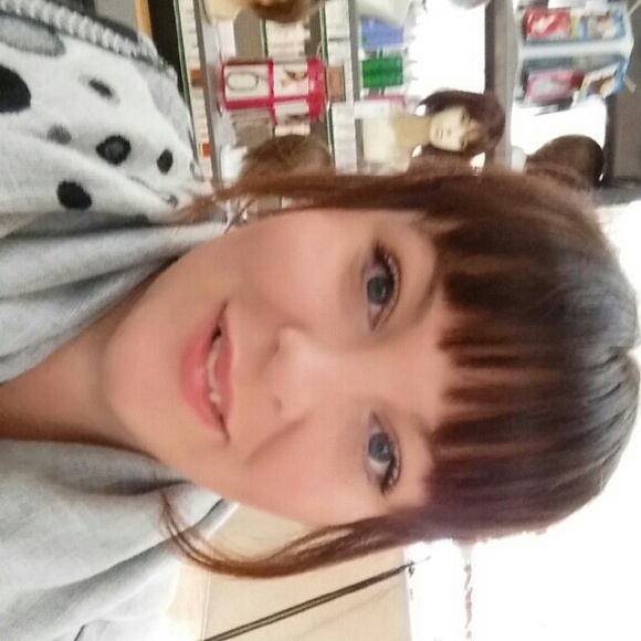 Profile Picture of Dawn Dela rosa (@ddelarosa698) on Poshmark