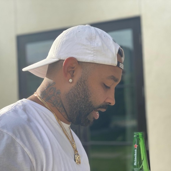 Profile Picture of Tony Watkins (@motion_picture) on Poshmark