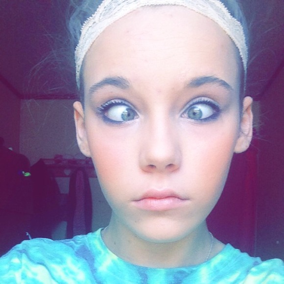 Profile Picture of Jena Shryock (@jshryock1233) on Poshmark