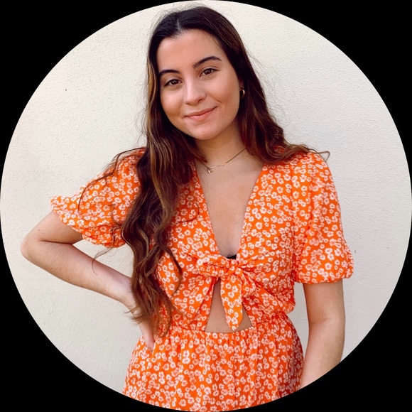 Profile Picture of Nyssa Ossi (@nyssaossi) on Poshmark