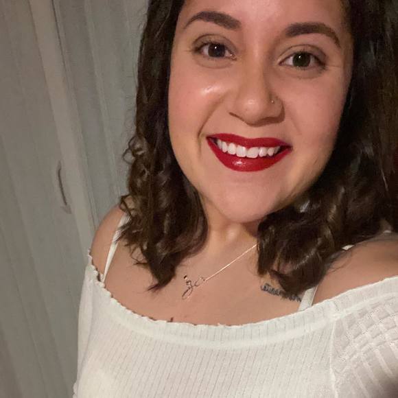 Profile Picture of Karina Bellido (@xballerxbaiibex) on Poshmark