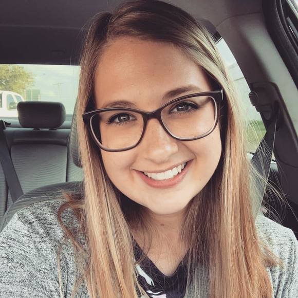 Profile Picture of Ellen David (@ellend321) on Poshmark