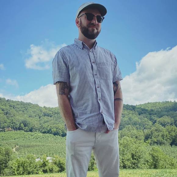 Profile Picture of Michael Manes (@michaelmanes) on Poshmark