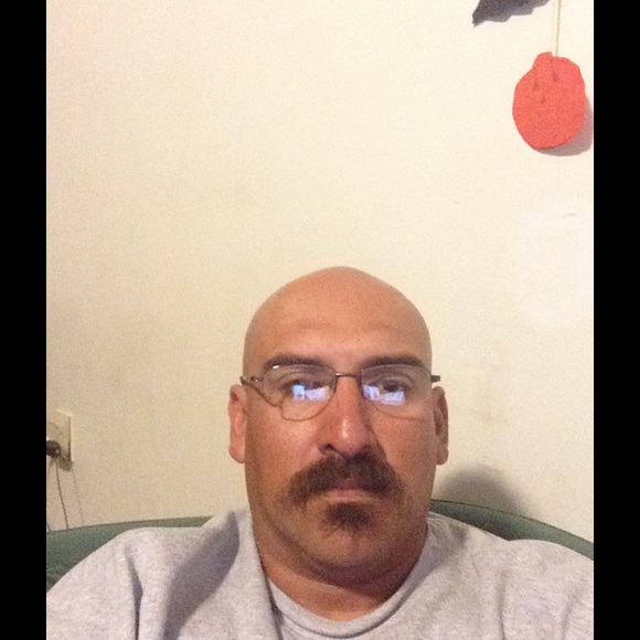 Profile Picture of Martin Bernal (@bigfinisher13) on Poshmark