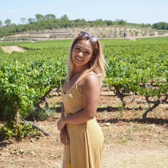 Profile Picture of Bea Delson (@beadelson) on Poshmark