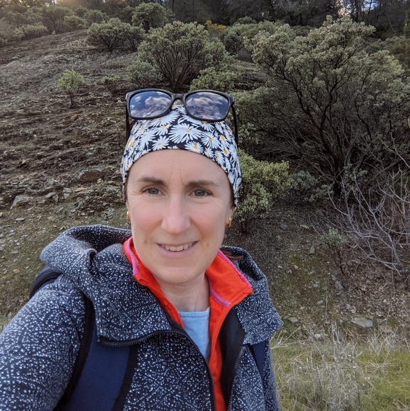 Profile Picture of Gillian Barrett (@pollyhops) on Poshmark