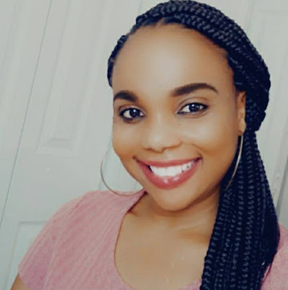 Profile Picture of Miche-danielle Lamothe (@michelamothe) on Poshmark