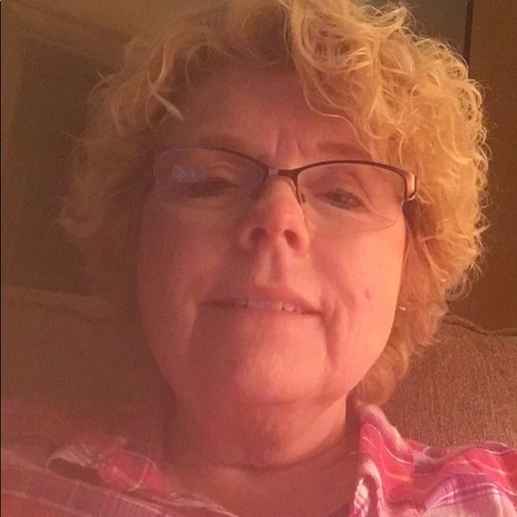 Profile Picture of Cheryl Barr (@alpha69) on Poshmark