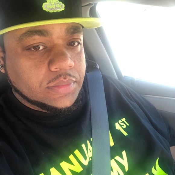 Profile Picture of Ronald Mitchell (@poppa8336) on Poshmark