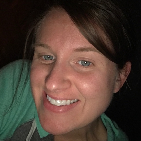 Profile Picture of Abby Scheks (@mrsscheks12) on Poshmark