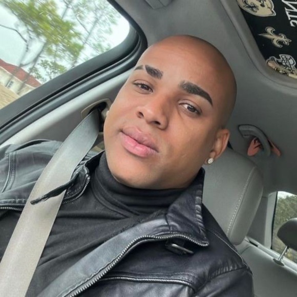 Profile Picture of Reinaldo Mantias (@reinaldomantias) on Poshmark