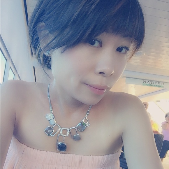 Profile Picture of Christy Chan (@christybaby) on Poshmark