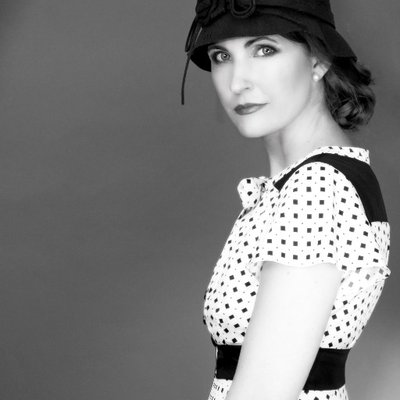 Profile Picture of Holly B (@thehollyb) on Twitter