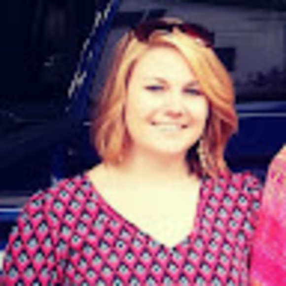 Profile Picture of Megan Siegenthaler (@megsieg53) on Poshmark