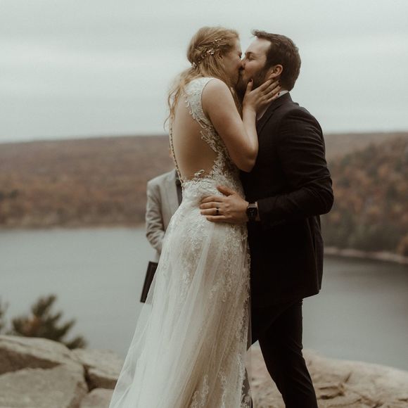 Profile Picture of Alexandra Resnick (@aresnick) on Poshmark