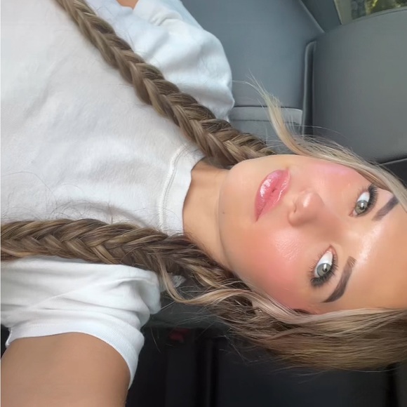 Profile Picture of Marissa Hidalgo (@marissahidalgo0) on Poshmark