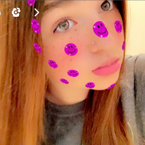 Profile Picture of Brooke Lashomb (@brooke_shomb13) on Poshmark