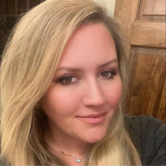 Profile Picture of Haley Meeks (@rhbrogdon) on Poshmark