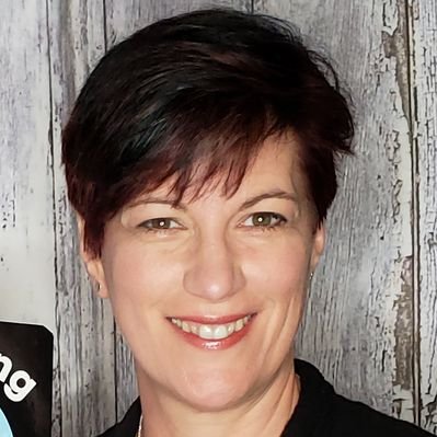 Profile Picture of Beth Hansen York (@BookNookBeth) on Twitter