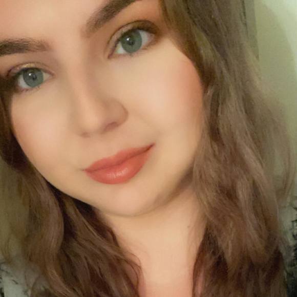Profile Picture of Hannah Gryseels (@hgrys) on Poshmark