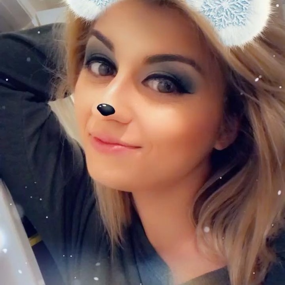 Profile Picture of Paula Hassman (@phassman) on Poshmark
