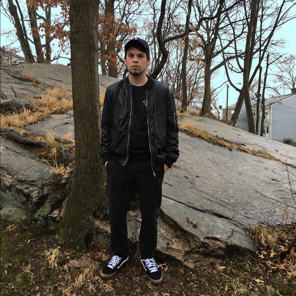 Profile Picture of Dan Fecci (@dfecci) on Poshmark