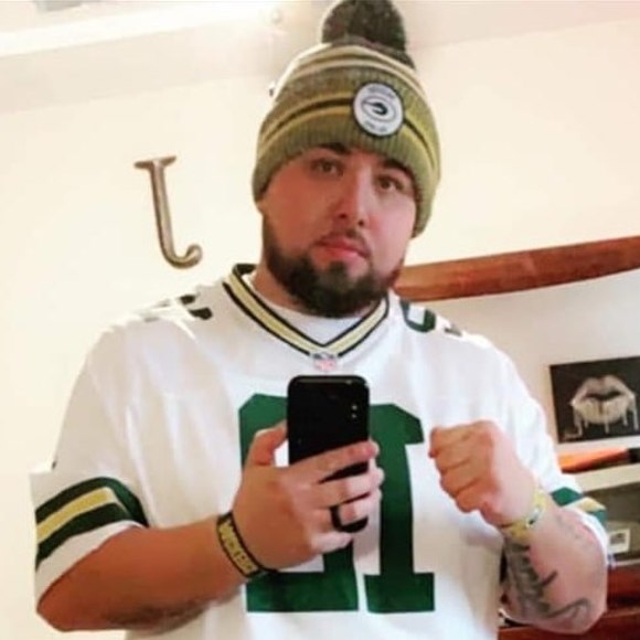 Profile Picture of Steve Haro (@packerboi87) on Poshmark