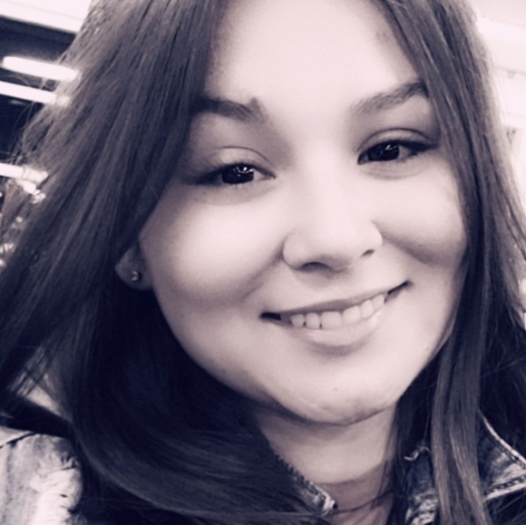 Profile Picture of Katherine Amortegui (@kathyyy_amor) on Poshmark