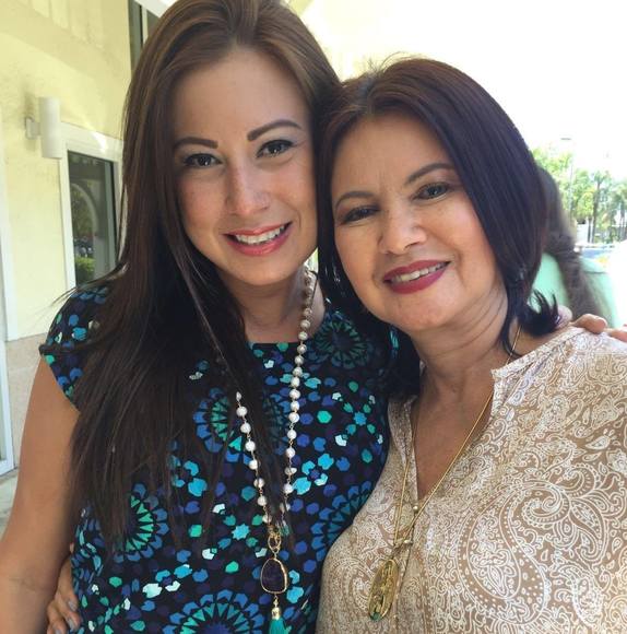 Profile Picture of Gina Tinoco (@tinocogina) on Poshmark