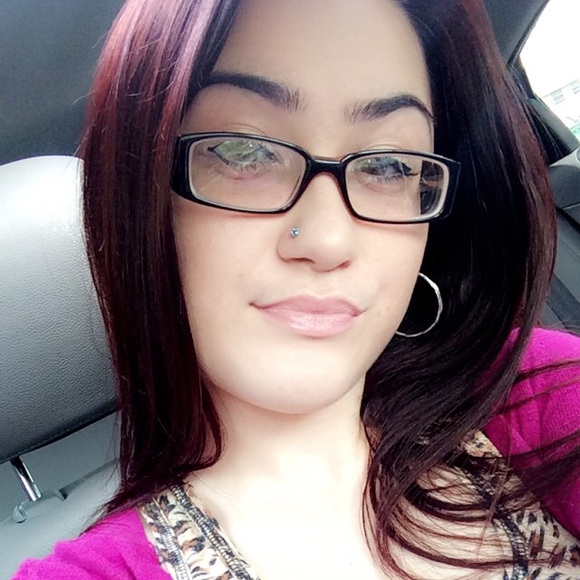 Profile Picture of Amanda Piccone (@amandax93) on Poshmark