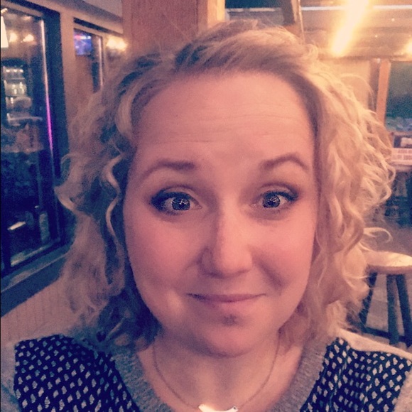 Profile Picture of Megan Koenigs (@meganrunstrack) on Poshmark