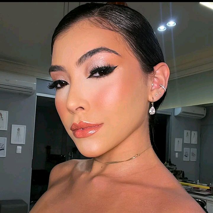 Profile Picture of Taynara Cabral (@_taynara_cabral_ofc) on Tiktok