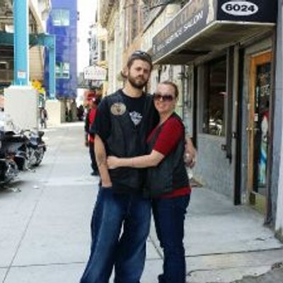 Profile Picture of Josh N Michelle (@rollupnroach) on Twitter