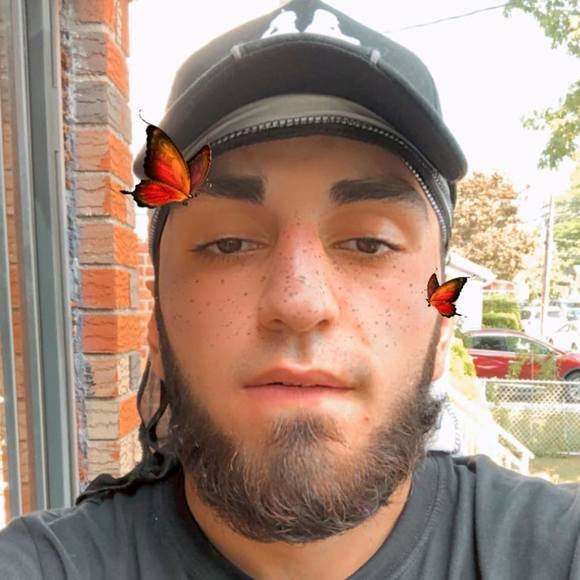 Profile Picture of Paul Wayne (@parwavy) on Poshmark