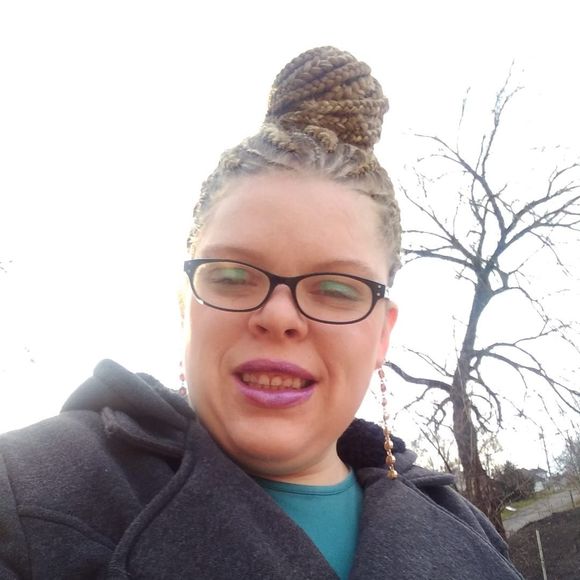 Profile Picture of Jennifer Bradbury (@shadowbradbury) on Poshmark