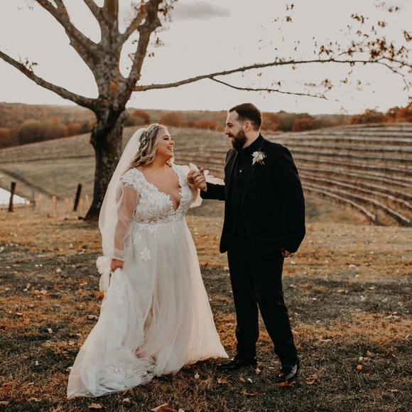 Profile Picture of Mollie Gladson (@mdramis) on Poshmark