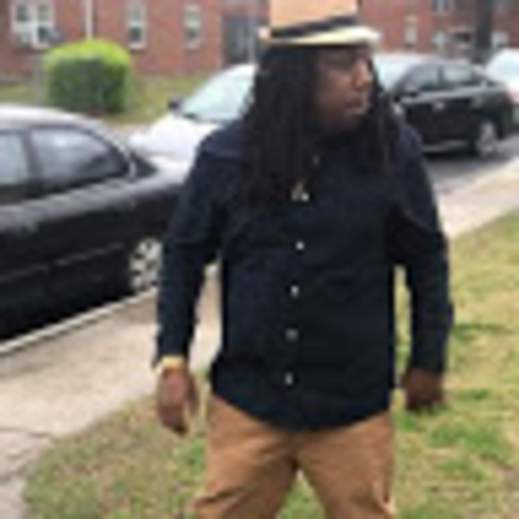 Profile Picture of Joel Wilson (@joelwilson718) on Poshmark