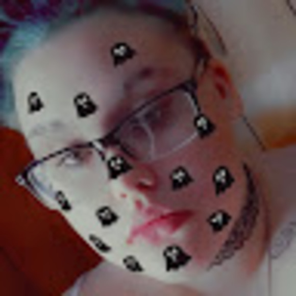 Profile Picture of Aster Depietro (@asterdepietro) on Poshmark