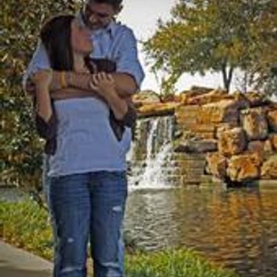 Profile Picture of Amanda Pelkey (@mandibethphimu) on Twitter