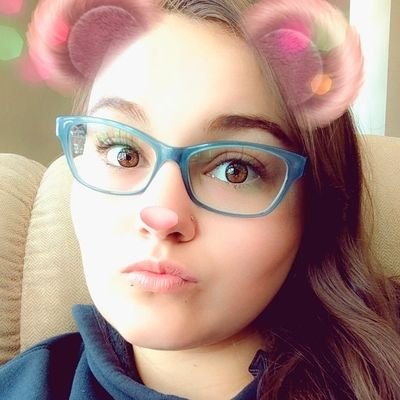 Profile Picture of Amanda Burkholder (@AmandaB_1994) on Twitter