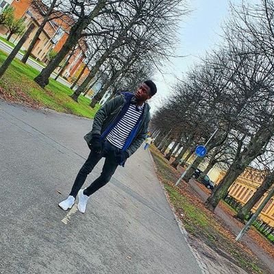 Profile Picture of Denis Freeman (@DenisFreeman12) on Twitter