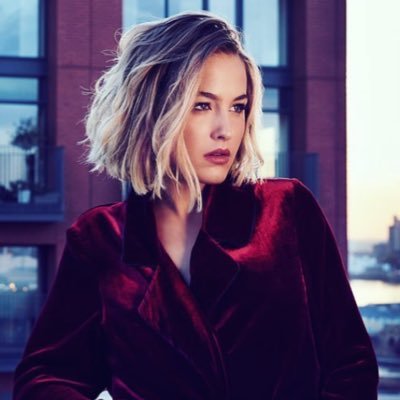 Profile Picture of Tess Ward (@TessOfficialx) on Twitter