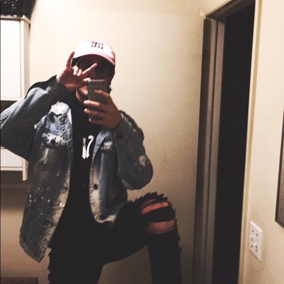 Profile Picture of David Shoneff (@davidshoneff) on Poshmark