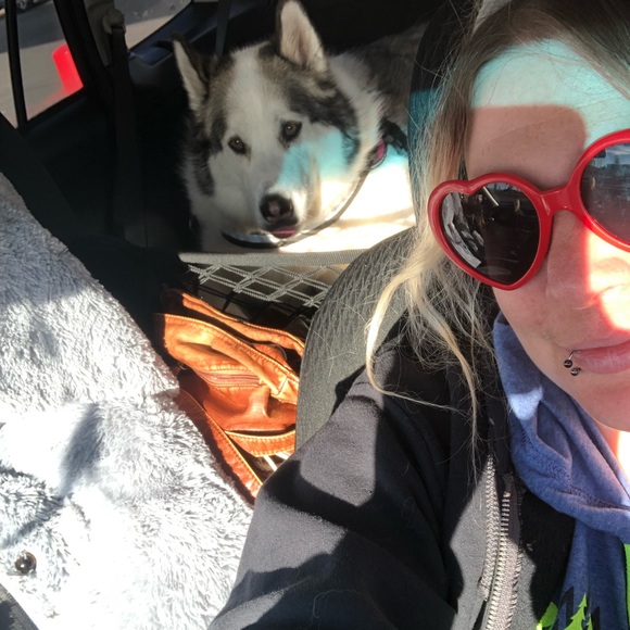 Profile Picture of Mary Bodimer (@poisonpixiepop) on Poshmark