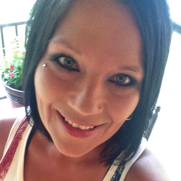 Profile Picture of Kellie Cupit (@kelliecupit) on Poshmark