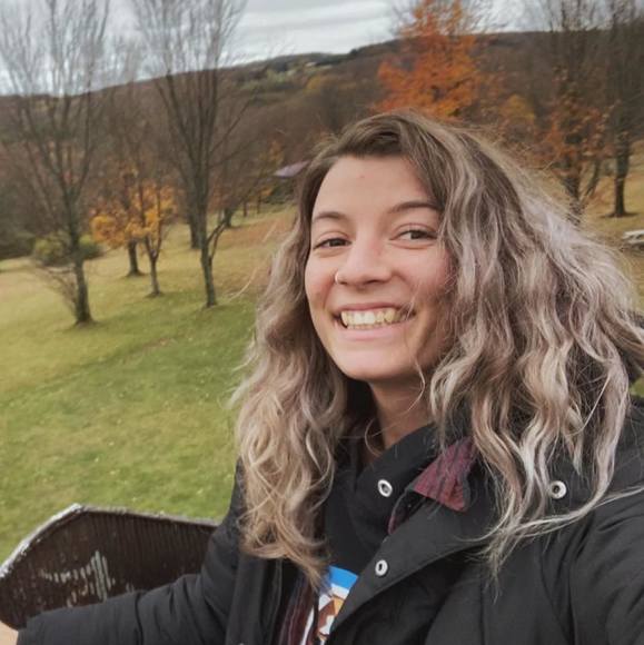 Profile Picture of Julia Shipman (@juliashipman) on Poshmark