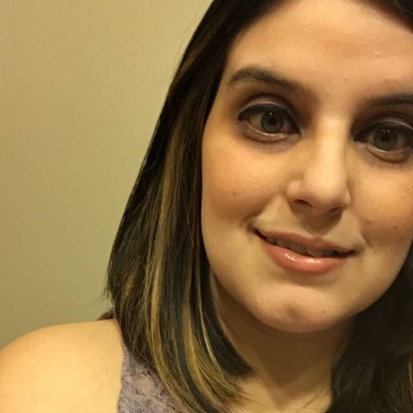 Profile Picture of Carrie Goodwill (@csgoodwill) on Poshmark
