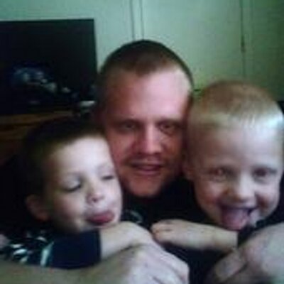 Profile Picture of Steven Conner (@number1dad1982) on Twitter