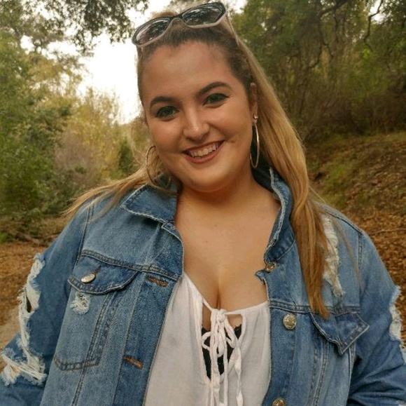 Profile Picture of Mckenzie Teagarden (@teagarden45) on Poshmark