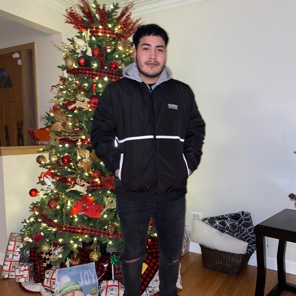 Profile Picture of Luis Luvianos (@luisluvianos) on Poshmark